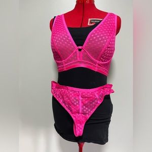 Torrid Size 0 Matching Bra and Thong in Hot Pink